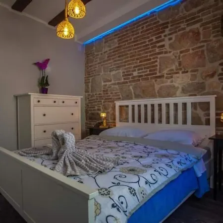Historic Luxury Old Town Apartment Zadar Exterior photo